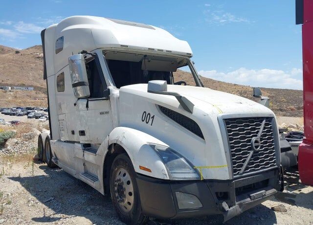 2018 VOLVO TRUCK VNL