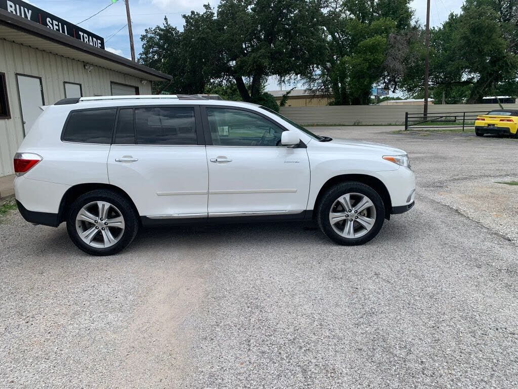 2011 TOYOTA Highlander
