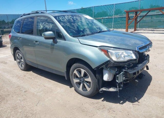 2017 SUBARU Forester