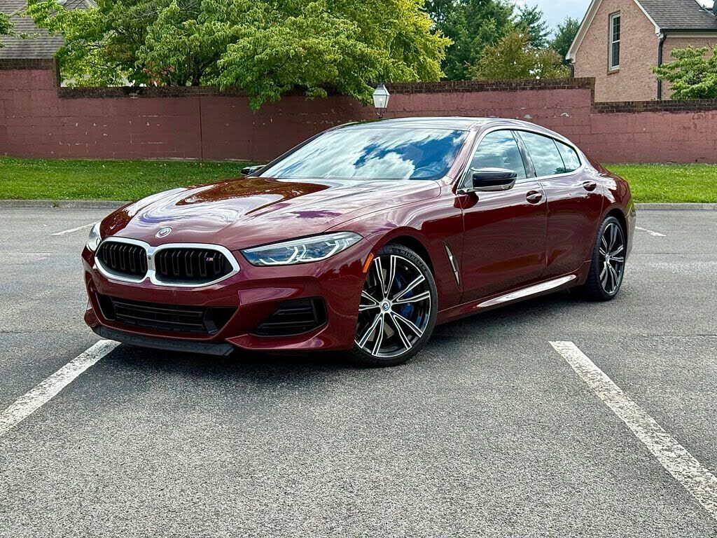 2023 BMW M8