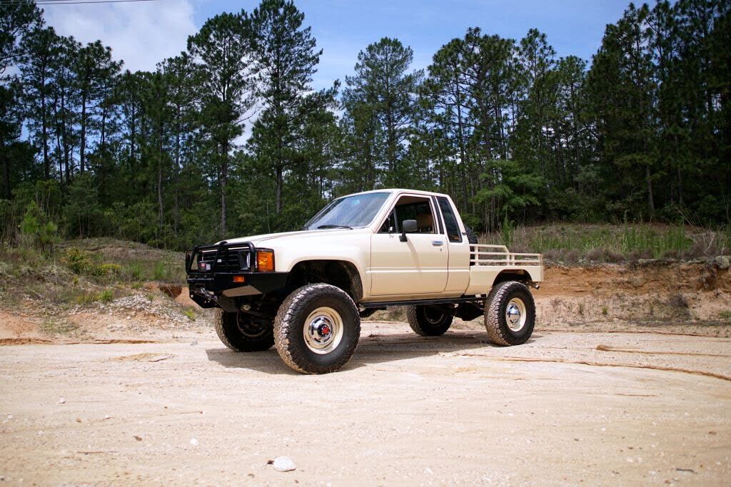 1984 TOYOTA Pick-Up