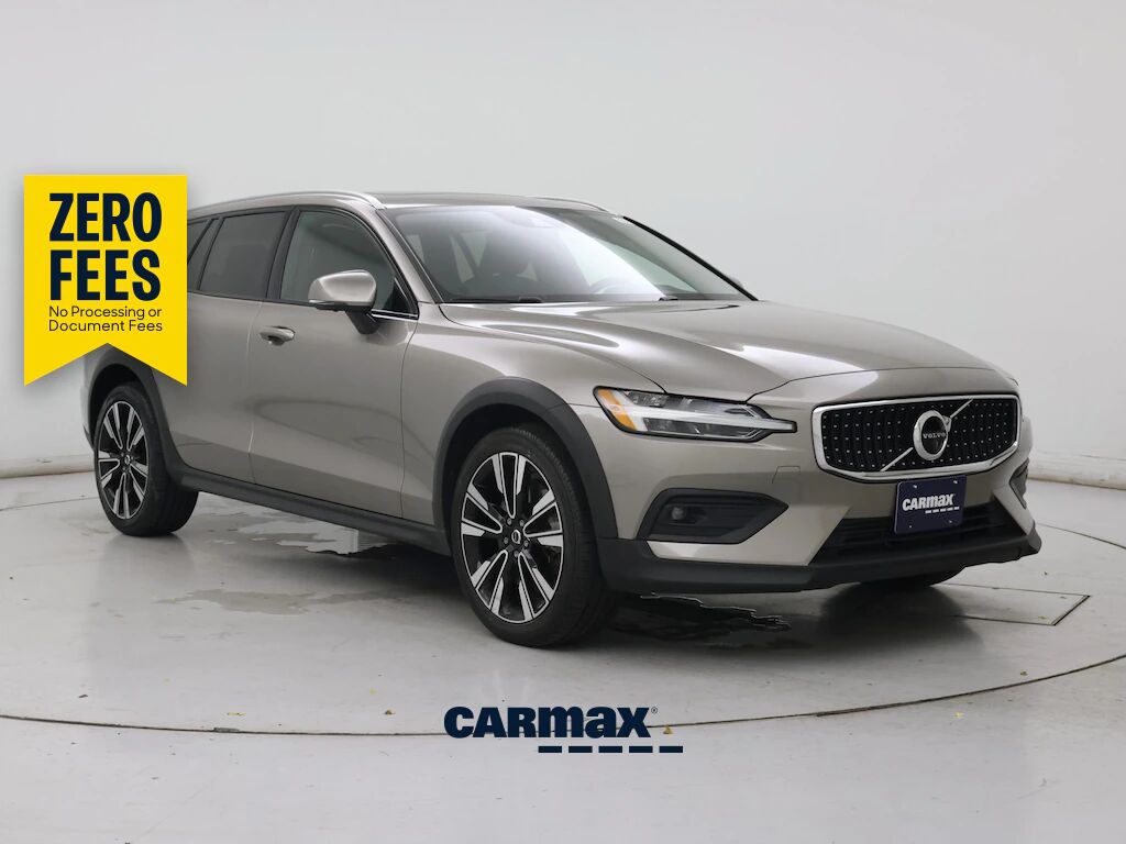 2021 VOLVO V60CC