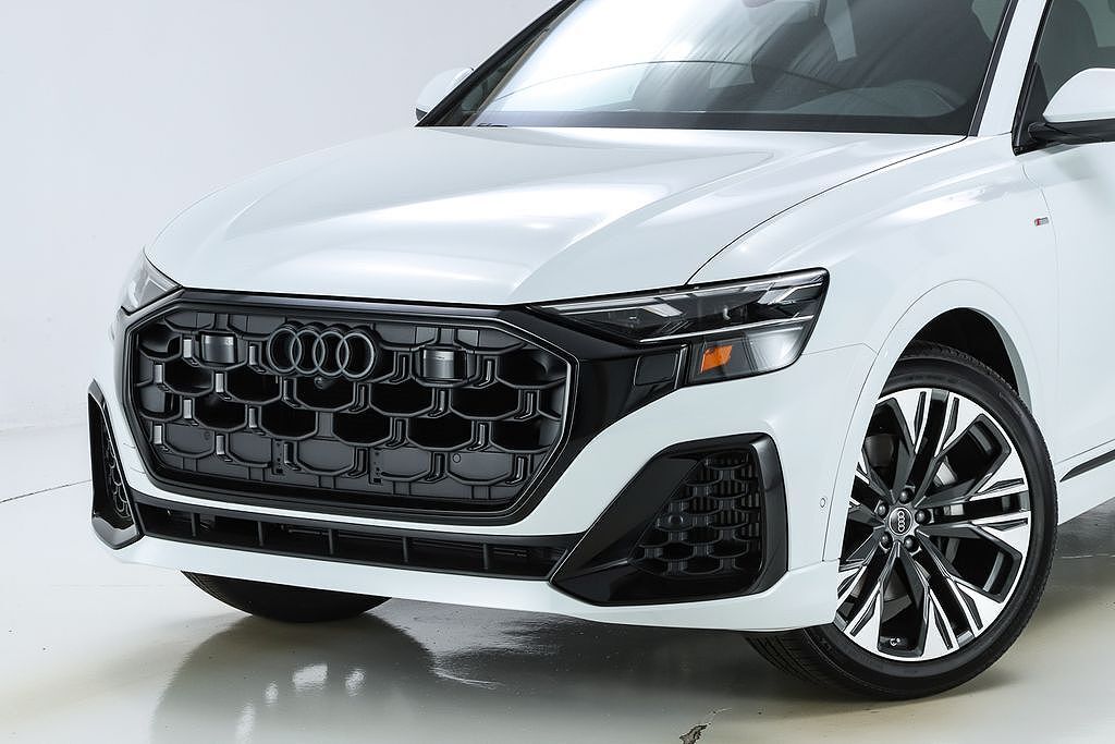 2026 Audi Q8