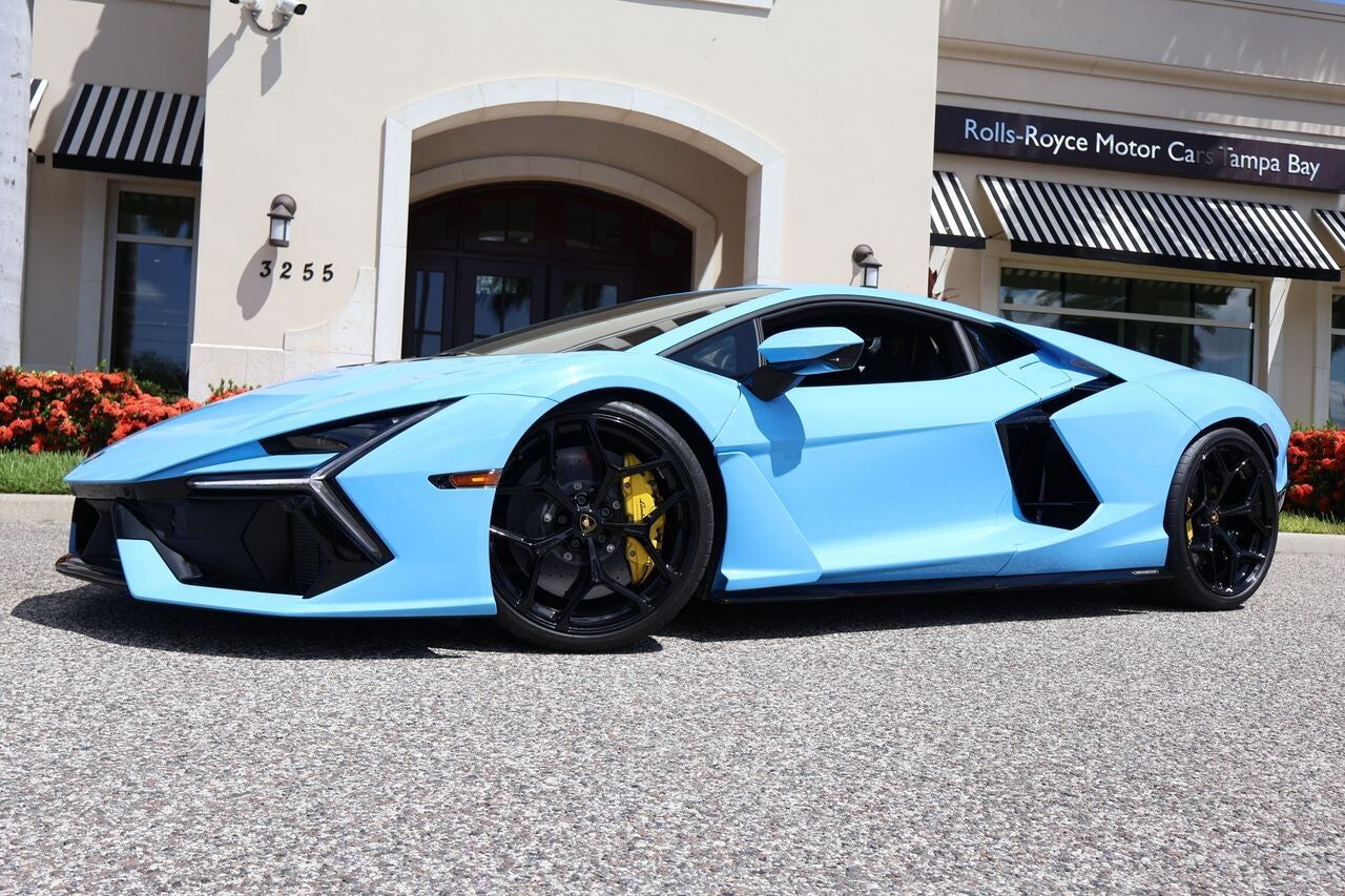 2025 LAMBORGHINI Revuelto