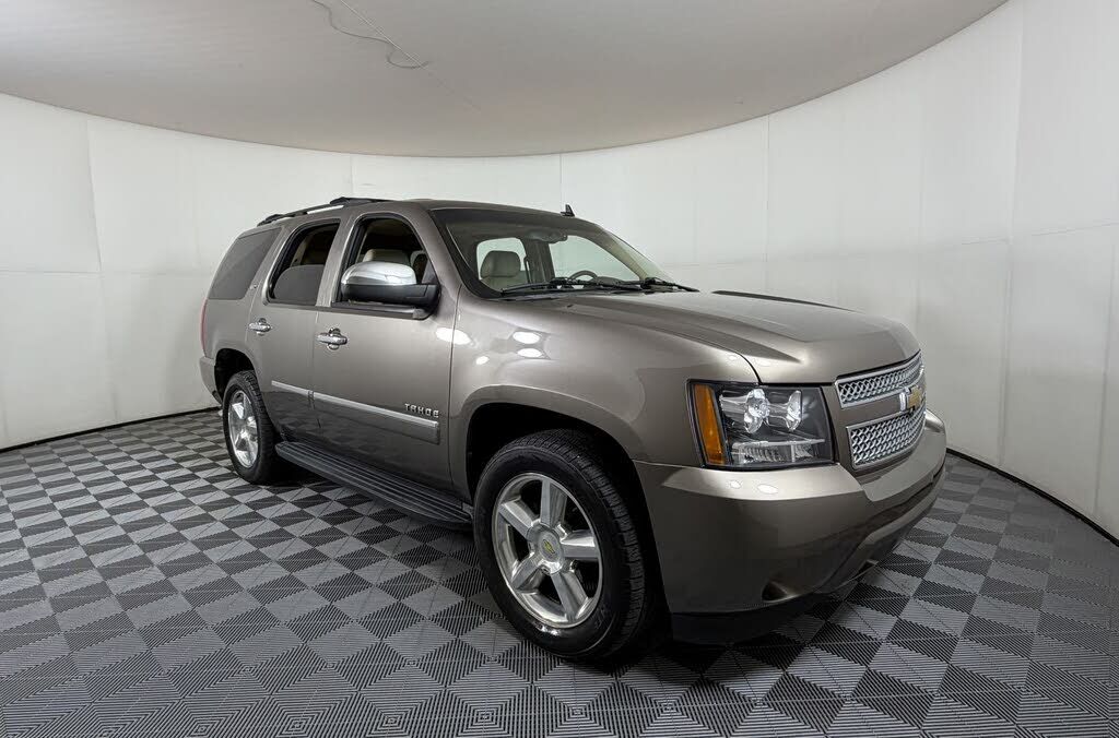 2011 CHEVROLET Tahoe