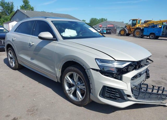 2020 AUDI Q8