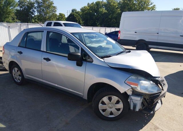 2011 NISSAN Versa