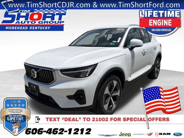 2023 VOLVO XC40