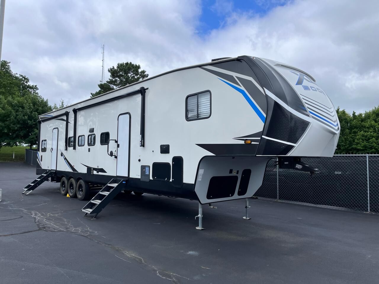 2022 FOREST RIVER XLR Toy Hauler