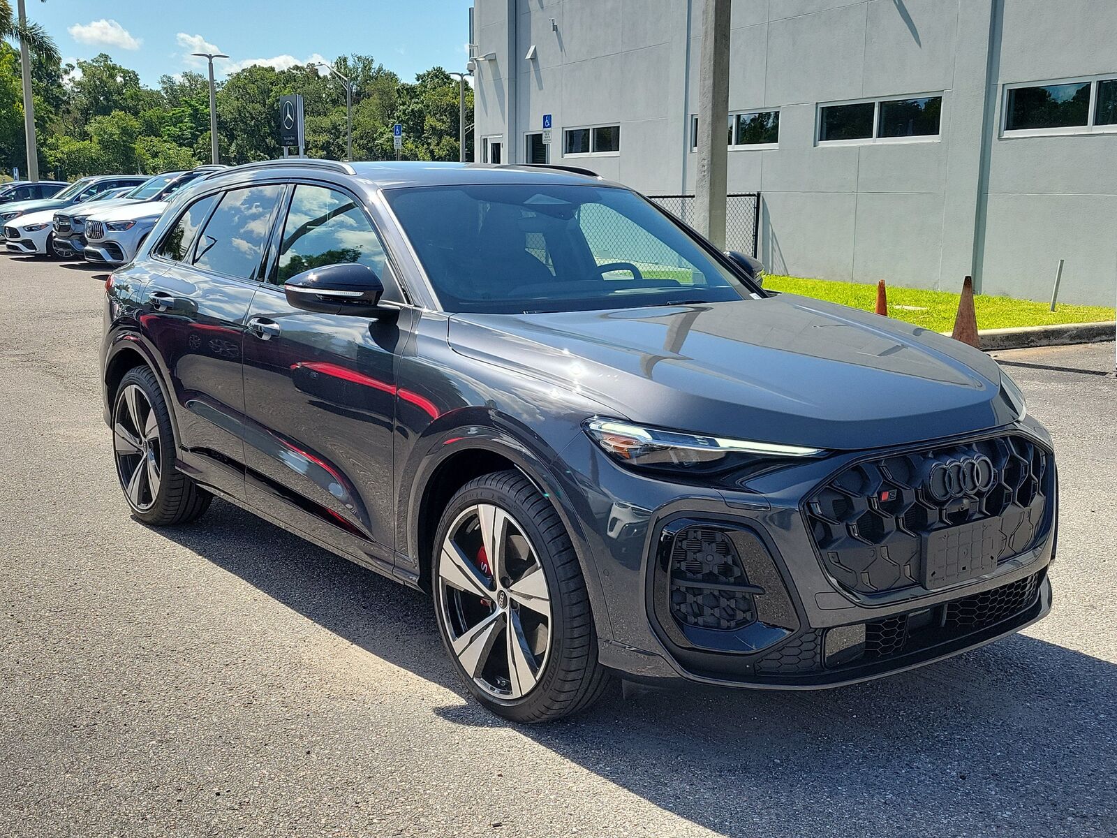 2025 Audi SQ5