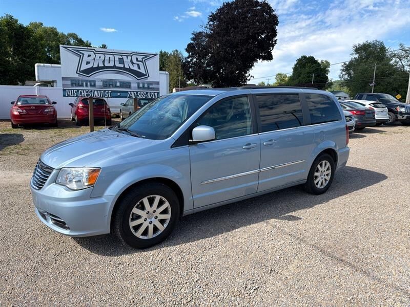 2012 CHRYSLER Town and Country