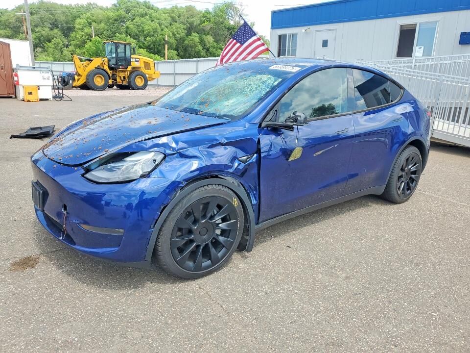 2024 TESLA Model Y