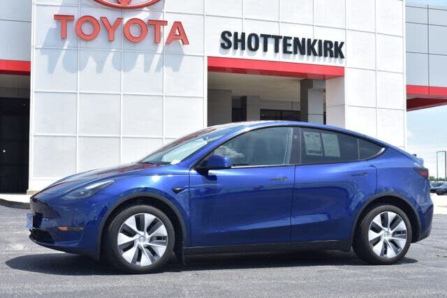 2024 TESLA Model Y