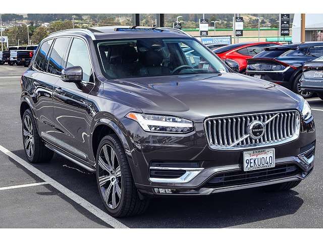 2023 VOLVO XC90