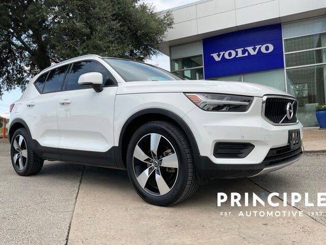 2020 VOLVO XC40
