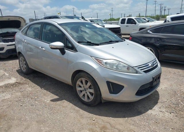 2013 FORD Fiesta