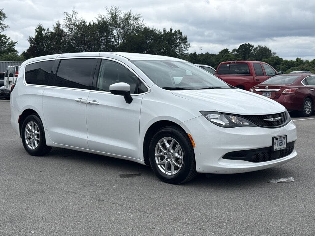 2023 CHRYSLER Voyager