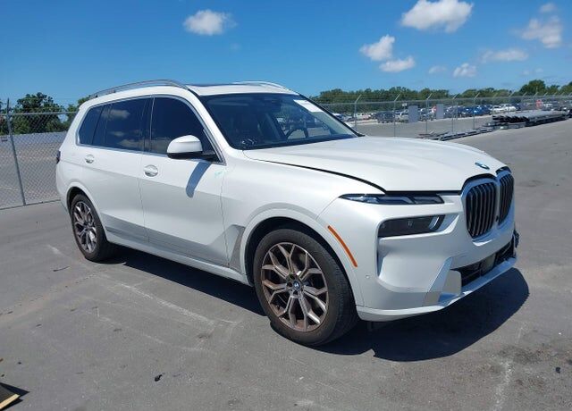 2023 BMW X7