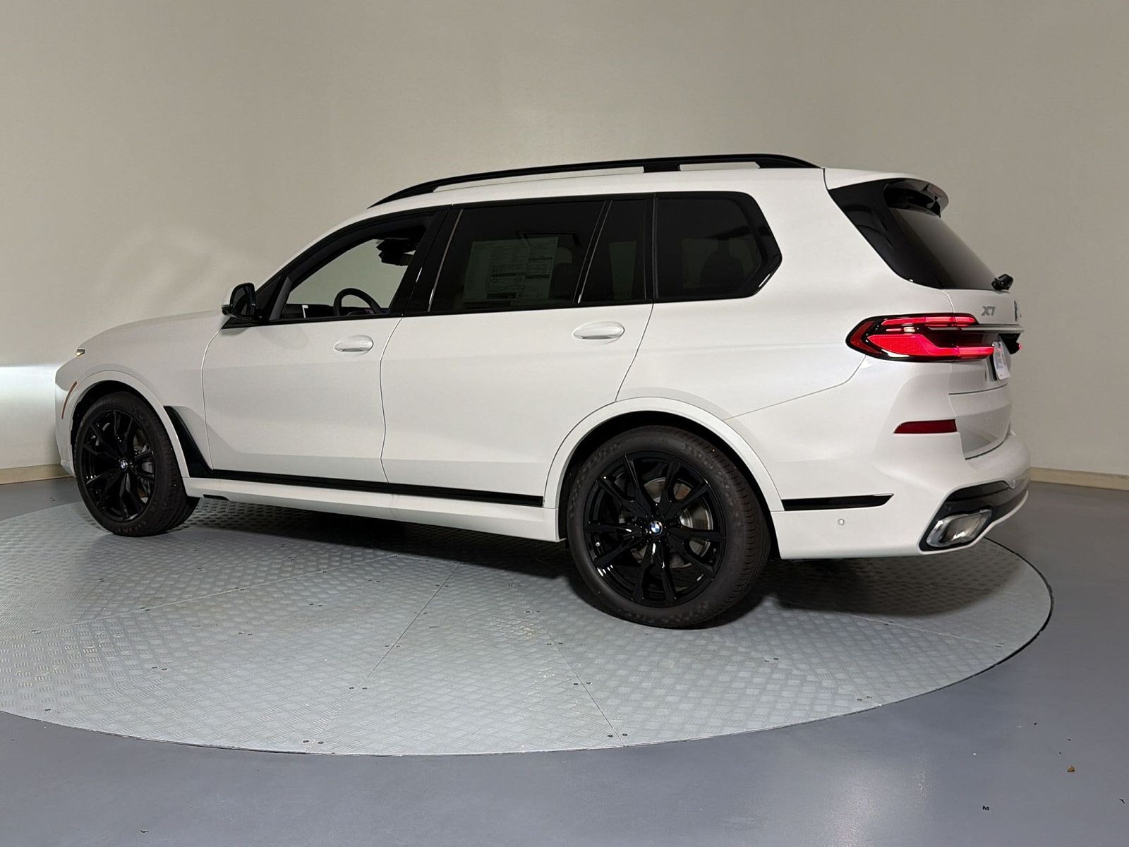 2027 BMW X7
