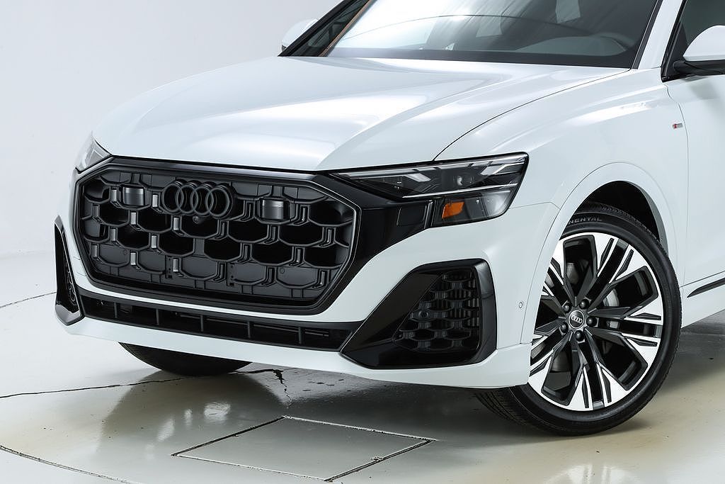 2026 Audi Q8
