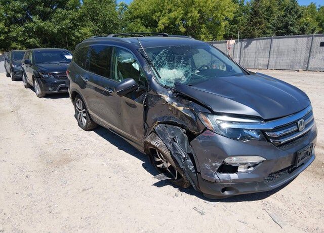 2017 HONDA Pilot