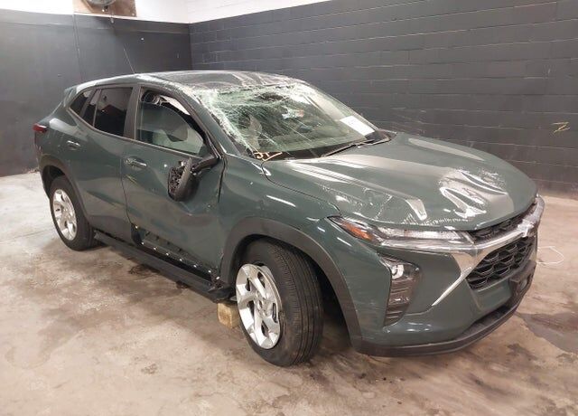 2025 CHEVROLET Trax