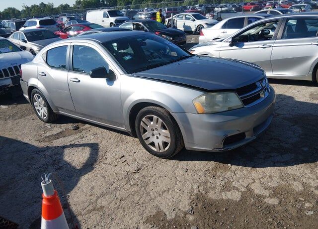 2013 DODGE Avenger