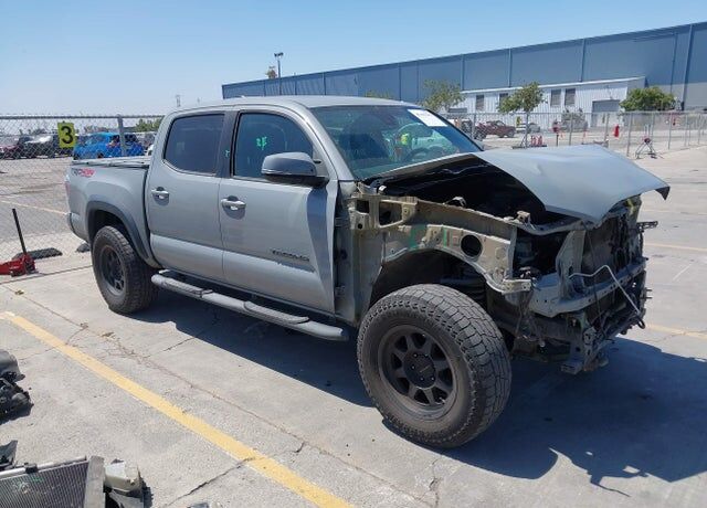 2020 TOYOTA Tacoma