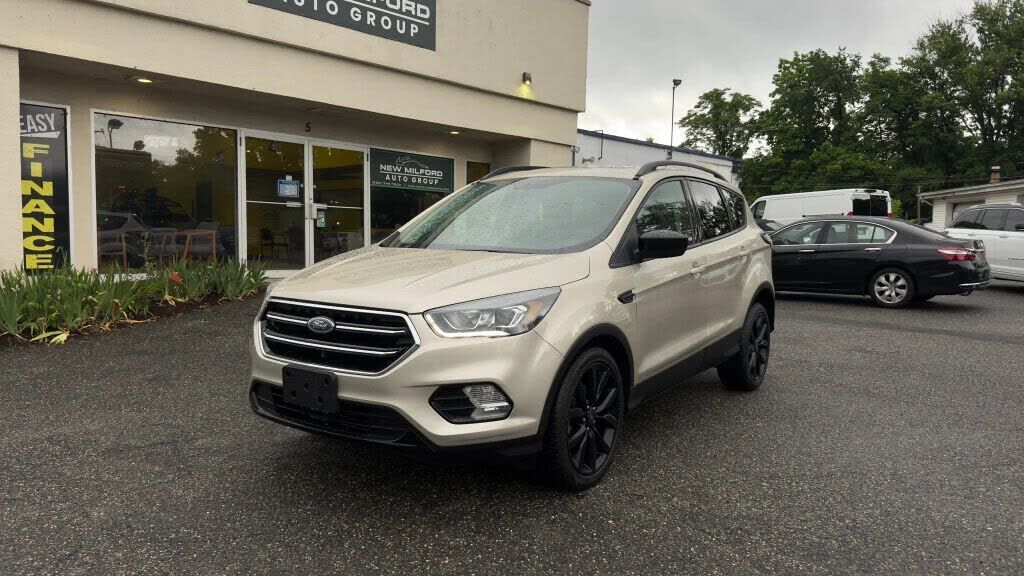 2017 FORD Escape