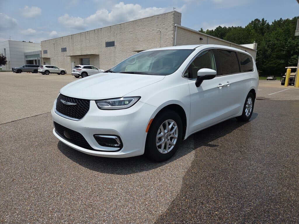2023 CHRYSLER Pacifica