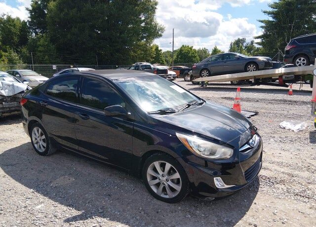 2012 HYUNDAI Accent
