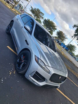 2017 JAGUAR F-Pace