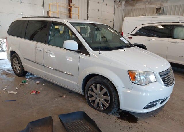 2014 CHRYSLER Town and Country