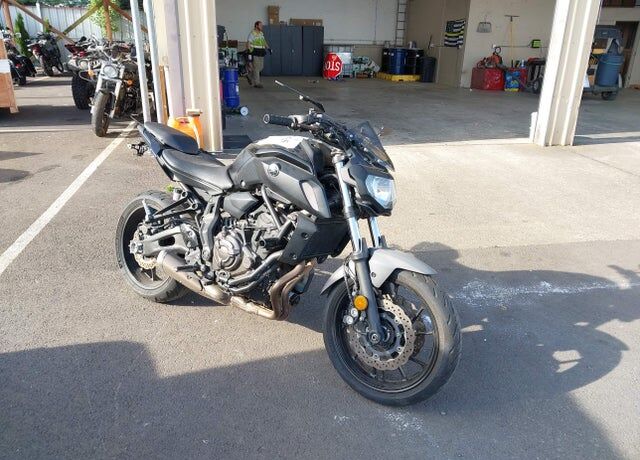 2019 YAMAHA MTN690
