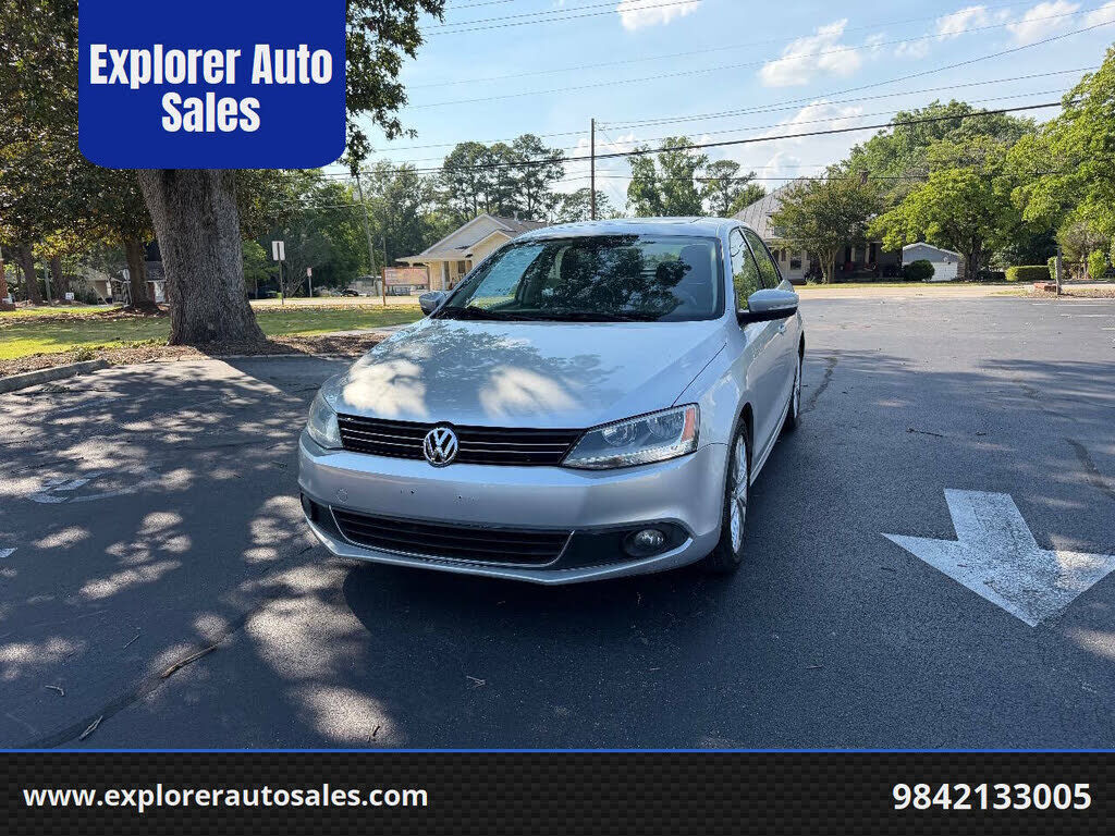 2011 VOLKSWAGEN Jetta