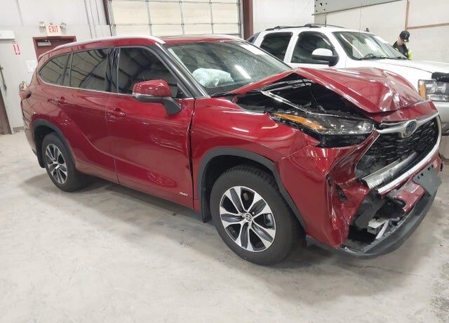 2022 TOYOTA Highlander
