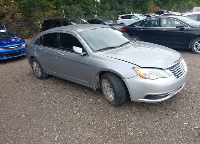 2013 CHRYSLER 200