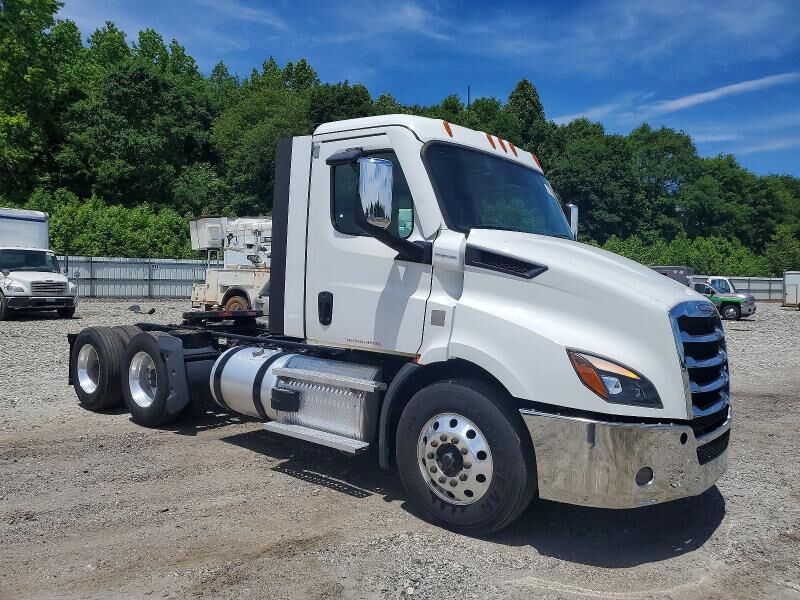 2022 FREIGHTLINER Cascadia