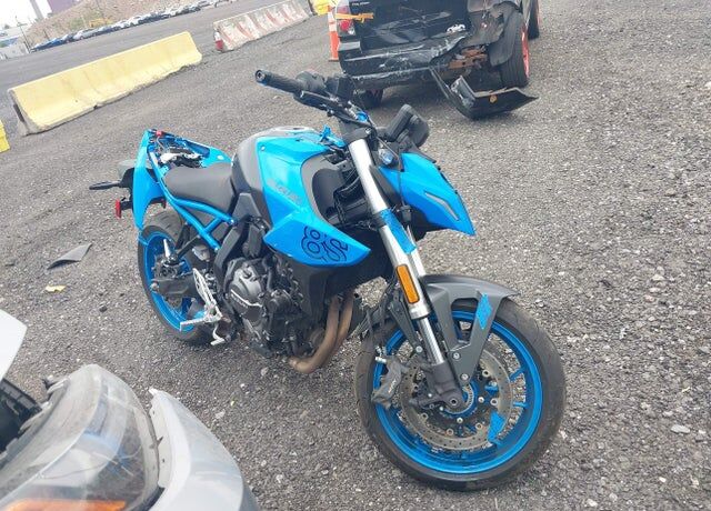 2024 SUZUKI GSX-8S
