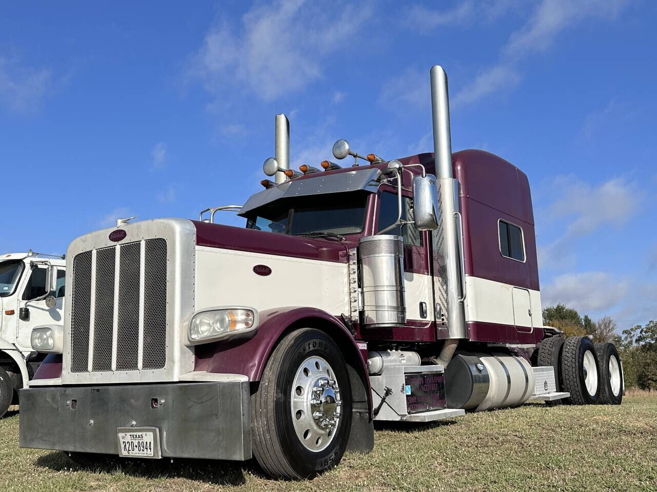 2014 PETERBILT 389