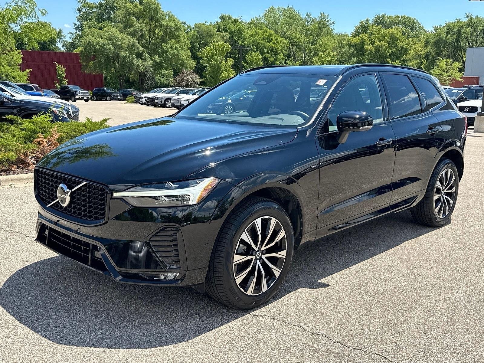 2023 VOLVO XC60