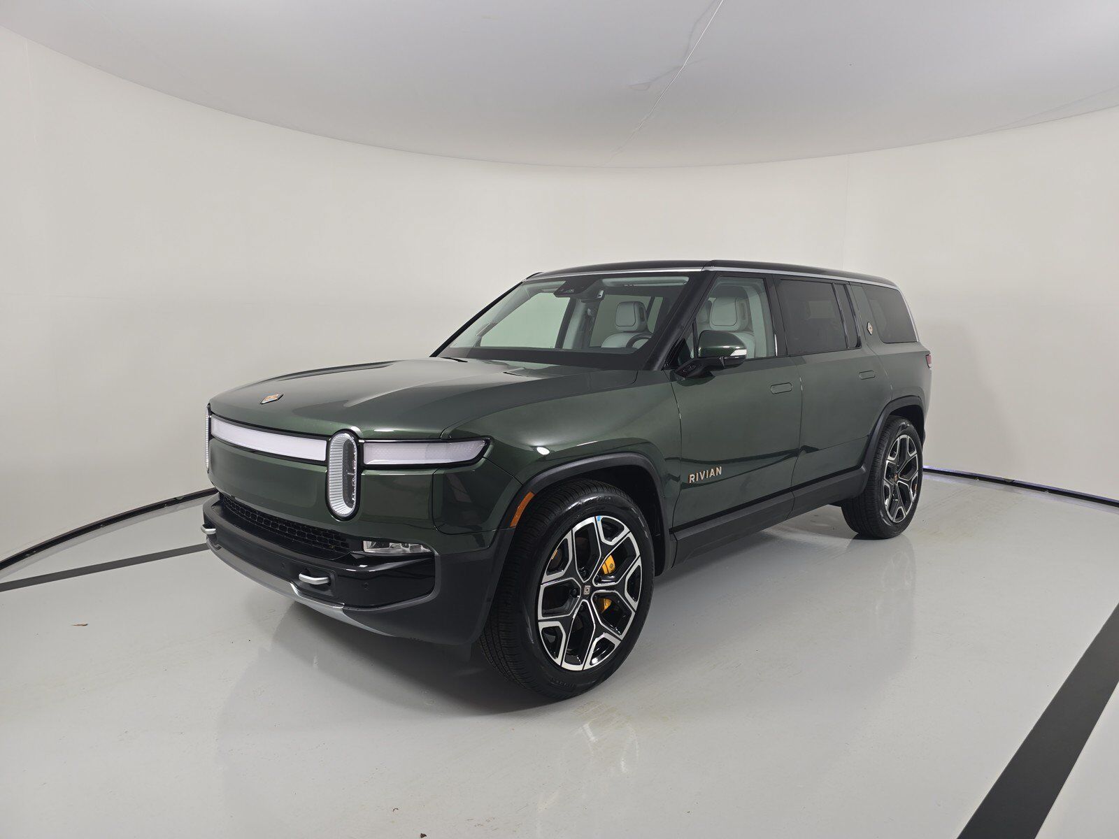 2024 RIVIAN R1S