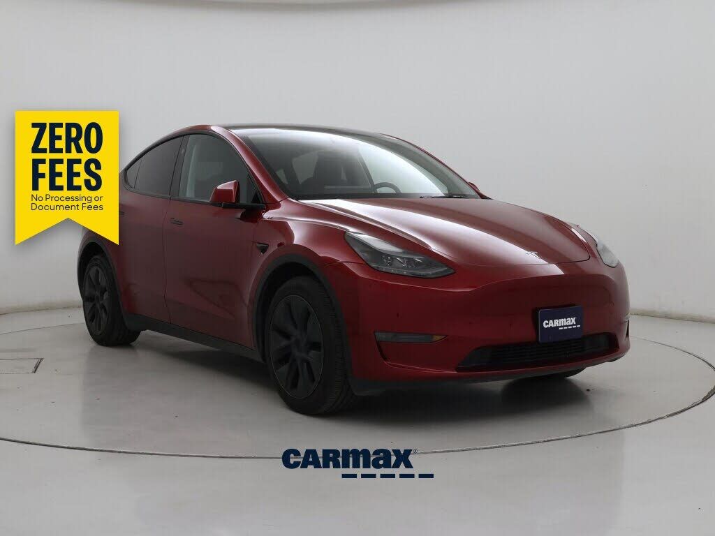 2025 TESLA Model Y