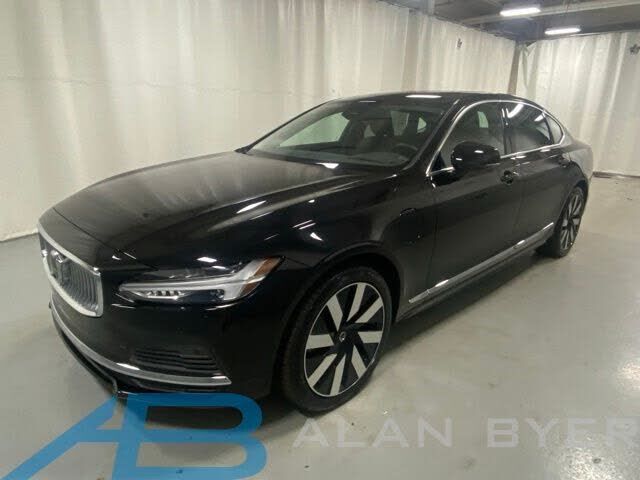 2025 VOLVO S90