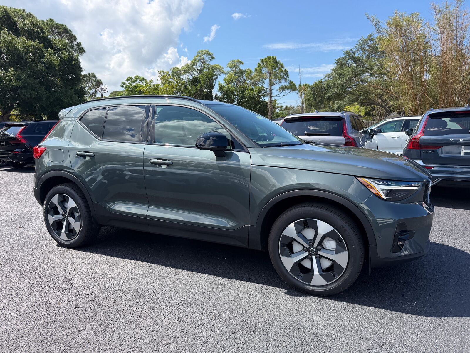 2026 VOLVO XC40