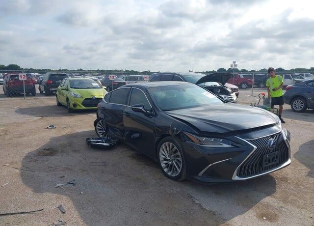 2021 LEXUS ES