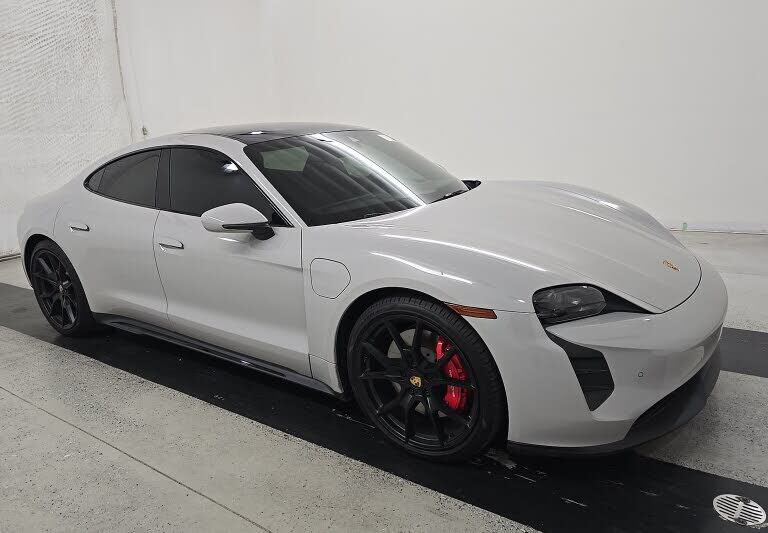 2023 PORSCHE Taycan