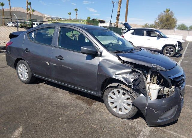 2017 NISSAN Versa