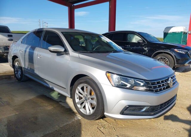 2017 VOLKSWAGEN Passat