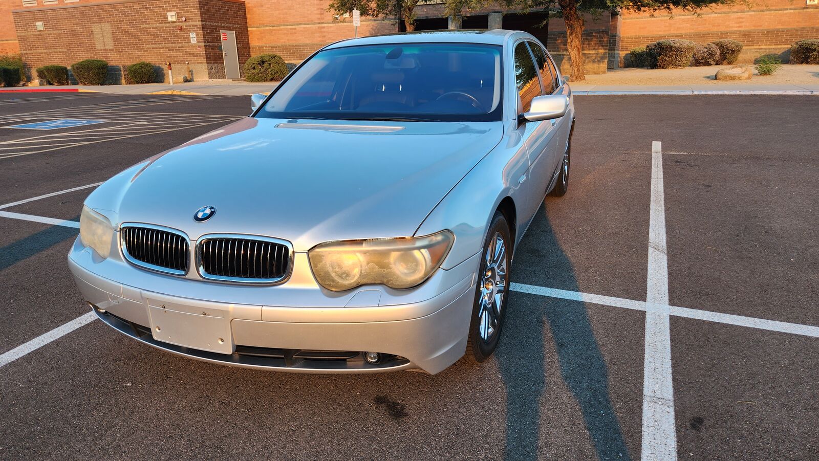 BMW 745i